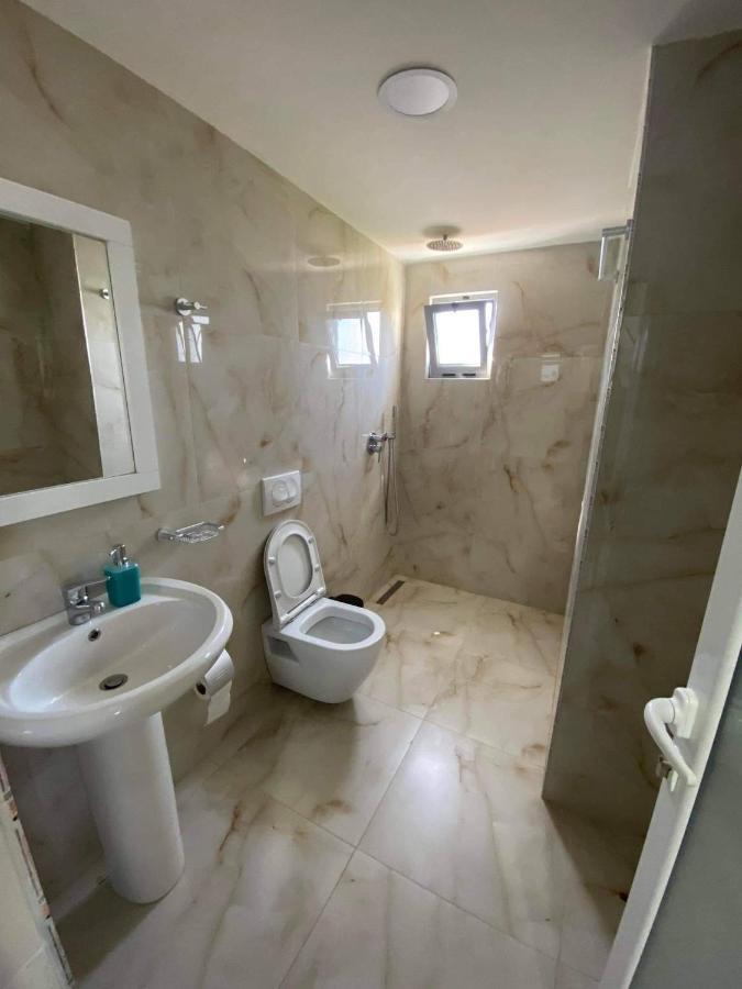 Green Apartments Ксамил Екстериор снимка