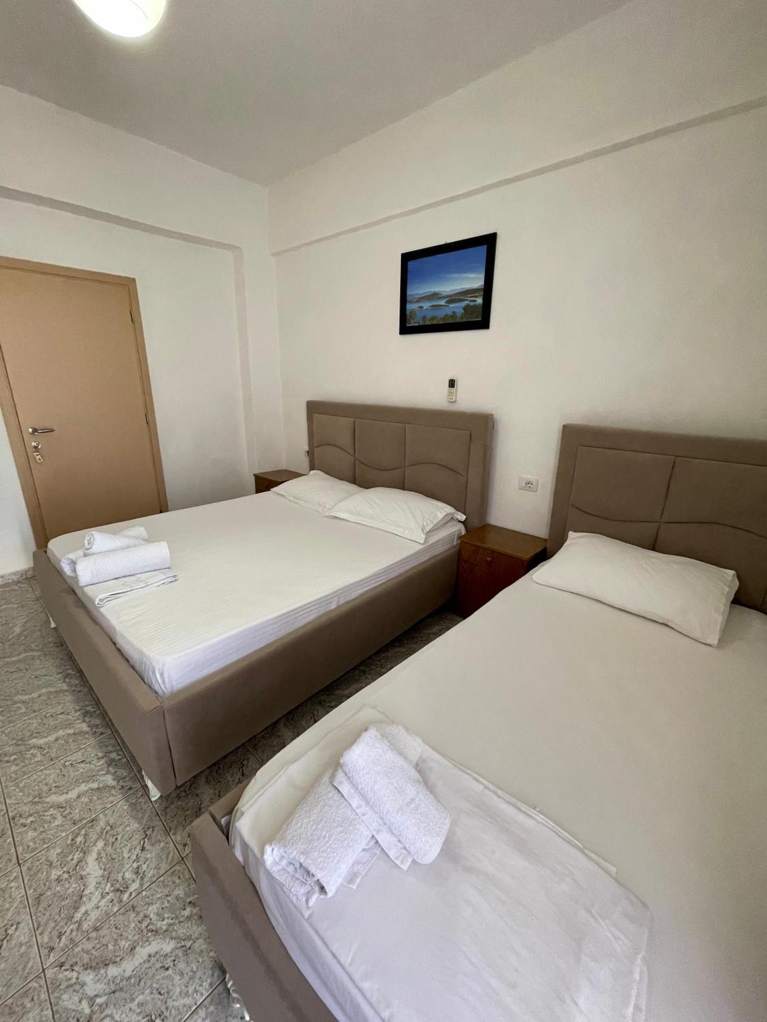 Green Apartments Ксамил Екстериор снимка