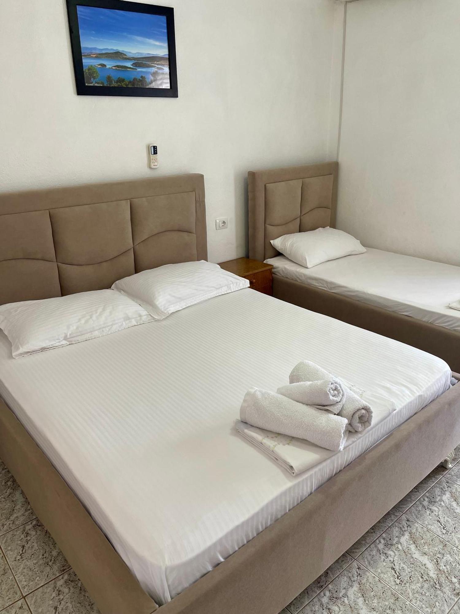 Green Apartments Ксамил Екстериор снимка